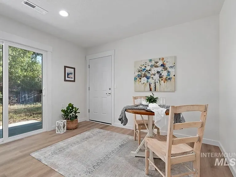 139 Goodall St — Photo 20