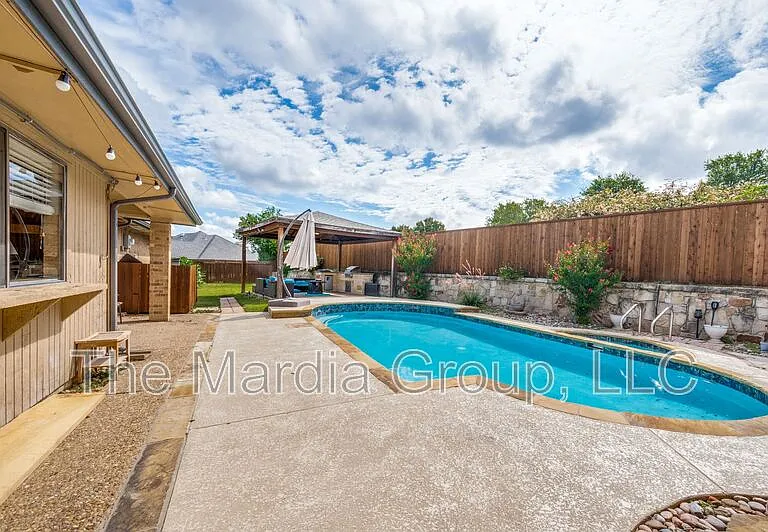 2702 Lookout Pl — Photo 24