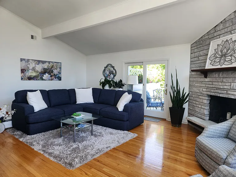 2139 Terrace Ln S — Photo 10