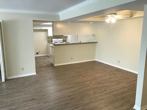 2nd image of 400 Hollywood Way #309