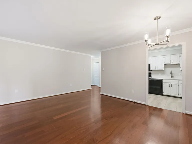 2141 P St NW #405 — Photo 7