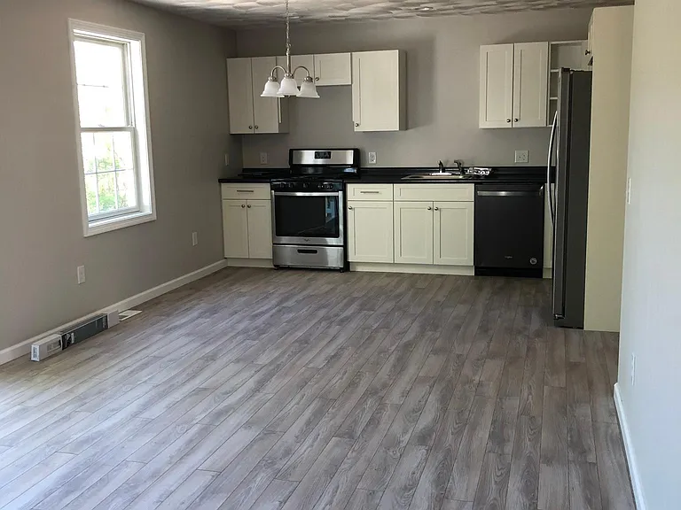 Large, clean and modern Kitchen living area