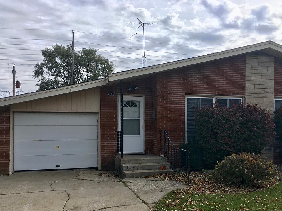 1st image of 610 Hemlock Ln