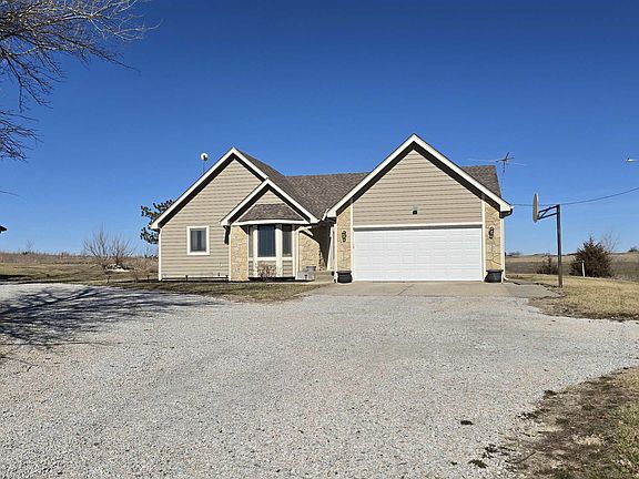 2nd image of 15088 222nd Rd