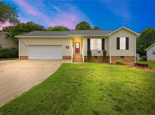 227 Meadow Lark Ln, Thomasville, NC 27360