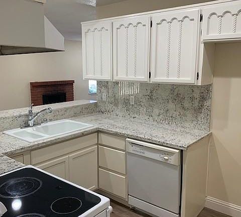 4th image of 18297 Shadowbrook Way