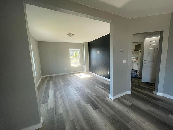 4th image of 212 W 5th St #2