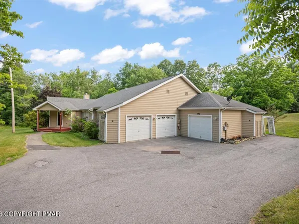 2241 & 2243 Meadow Sage Ct, East Stroudsburg, PA 18301