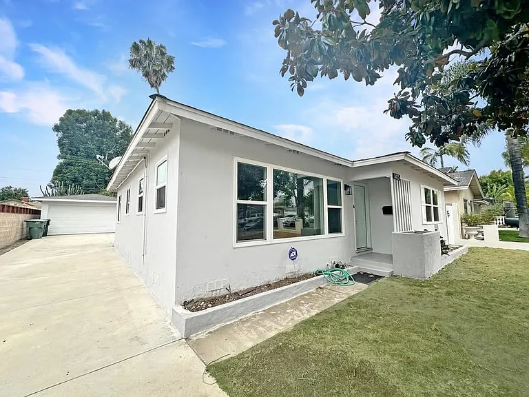 1425 N Marcella Ct — Photo 1