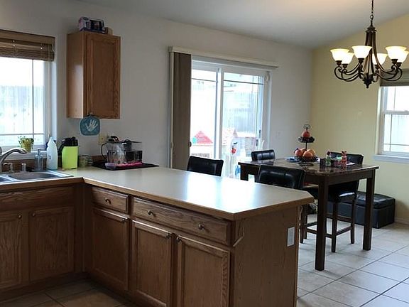 5th image of 320 Villa Real Dr