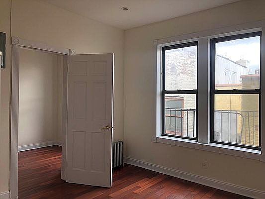 2nd image of 74 Ellwood St #3