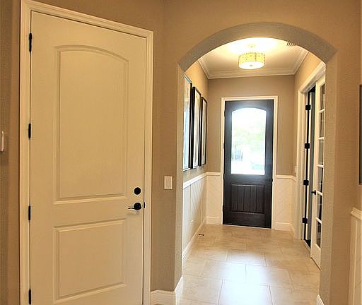 Foyer, BR4/Den, Garage entry