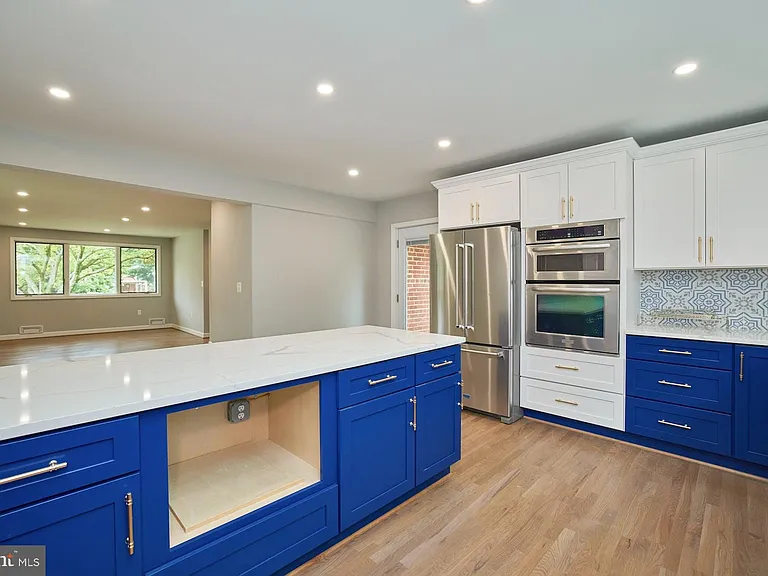 2123 N Early St — Photo 11
