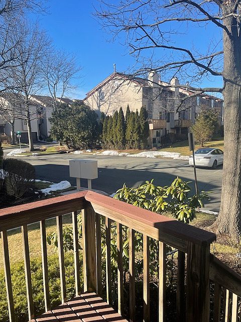1st image of 41 Vista Dr