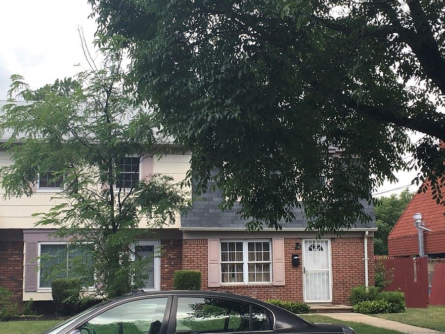 2nd image of 1038 W 7th St APT 6