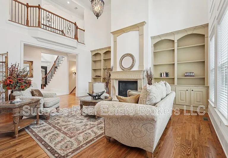 343 Summer Garden Dr — Photo 12