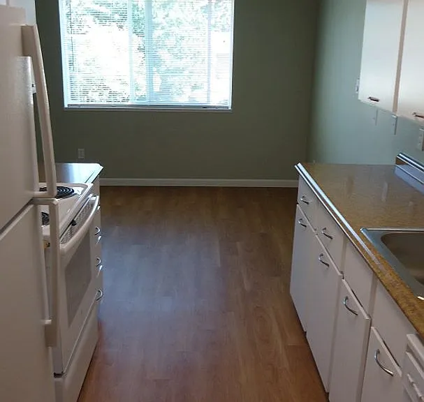 Glenview West Apartments — Photo 30