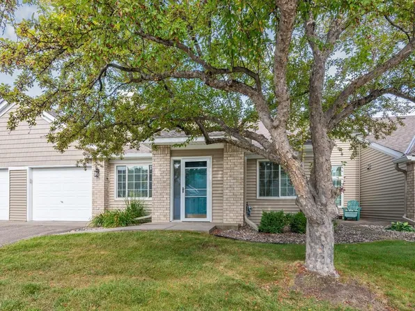 569 Mission Hills Dr, Chanhassen, MN 55317