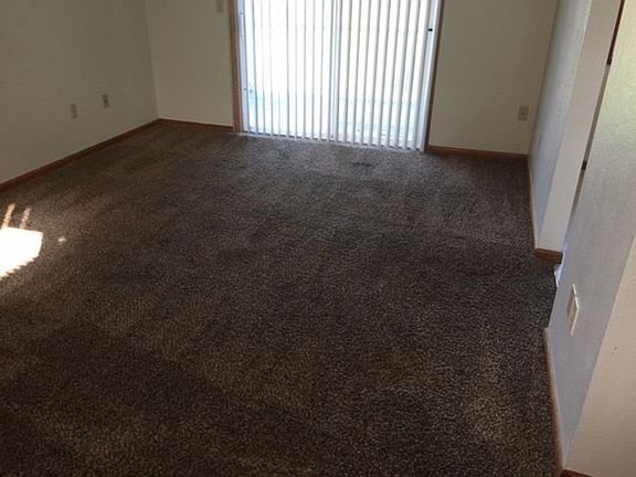 3rd image of 1933-1935 S Market Blvd #6
