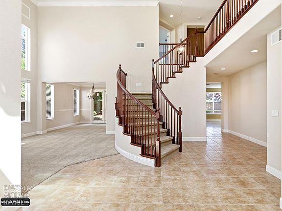 4th image of 1577 Montrose Ln