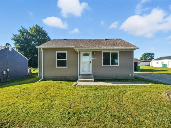 156 Gray St, Elk Run Heights, IA 50707