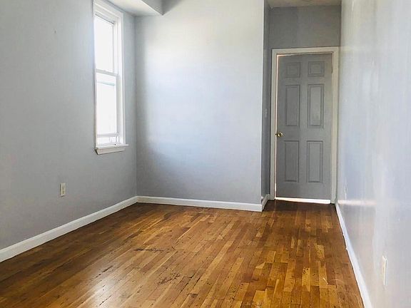 5th image of 162 Hopkins Ave #2A