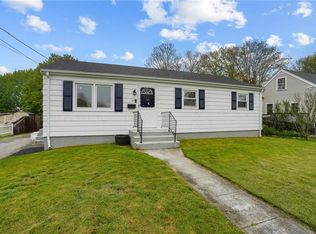 19 N Beacon Ter, Middletown, RI 02842