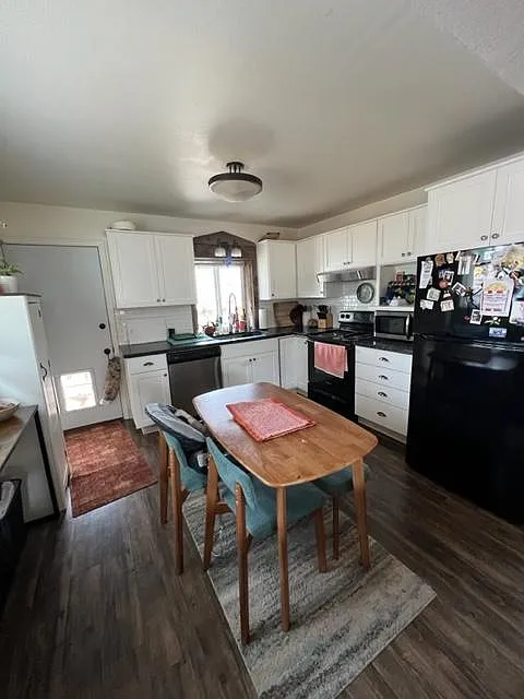 715 Roberts St — Photo 4