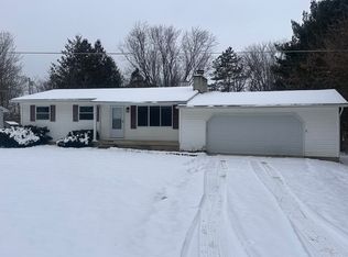 11214 Main Rd, Fenton, MI 48430