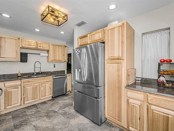4th image of 5146 Mallett Dr