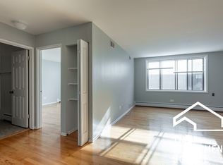 1515 W Morse Ave APT 303, Chicago, IL 60626