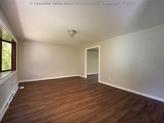 3rd image of 250 Eureka Rd