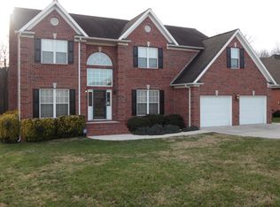 207 Preston Cir, Jacksboro, TN 37757