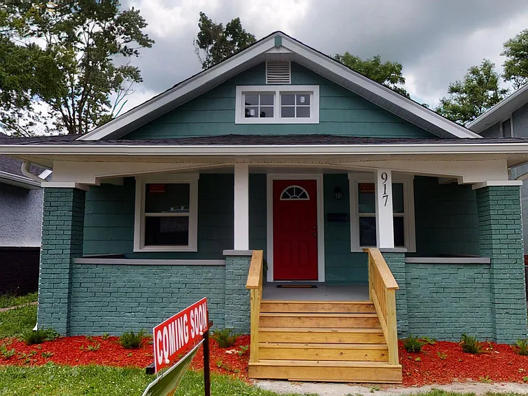 917 N Parker Ave — Photo 3