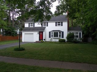 121 Bellehurst Dr, Rochester, NY 14617