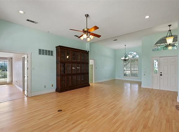 5th image of 4904 Heritage Cir