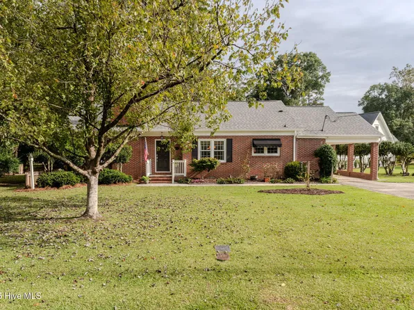 504 S Walker Street, Burgaw, NC 28425