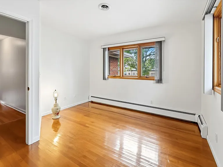 535 Summit St — Photo 14