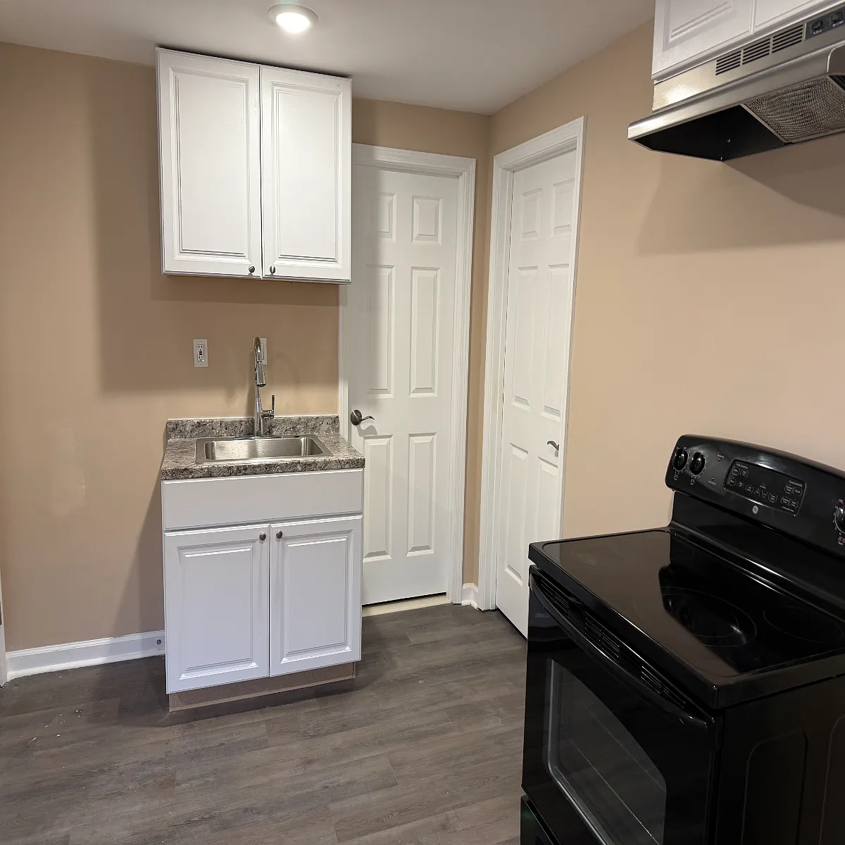 Building Photo - 4820 Hayes St NE #BASEMENT