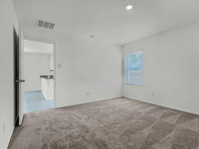 402 Harvest St — Photo 17
