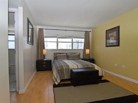 5th image of 1881 Washington Ave APT 10D