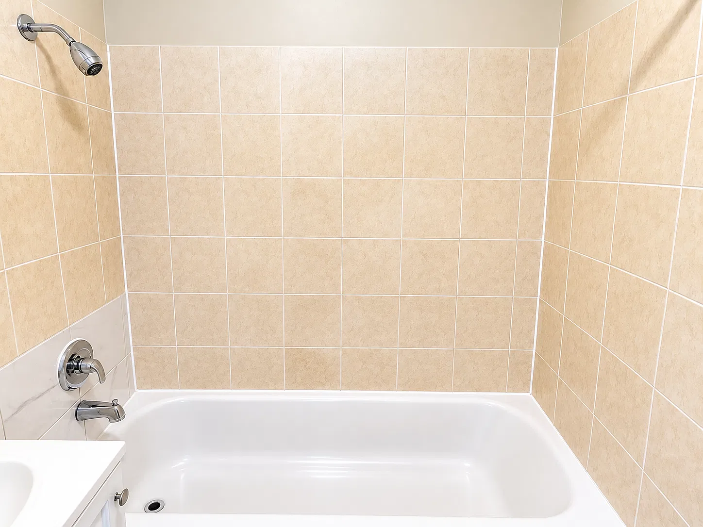 2 bed, 600 sqft, $1,950 — Photo 4