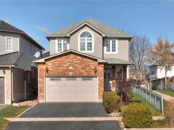 38 Heatherwood Pl, Kitchener, ON N2N 3P4