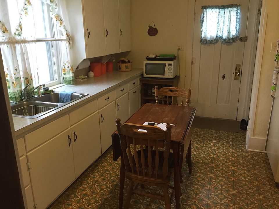 2nd image of 108 Kossuth Ave