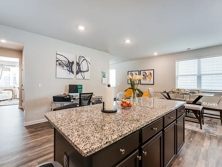 1313 Sweetbriar Cir — Photo 9