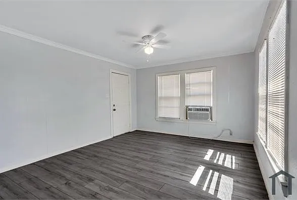 305 N Robinson St #C — Photo 5