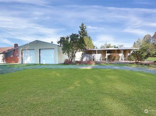 25713 112th St E, Buckley, WA 98321