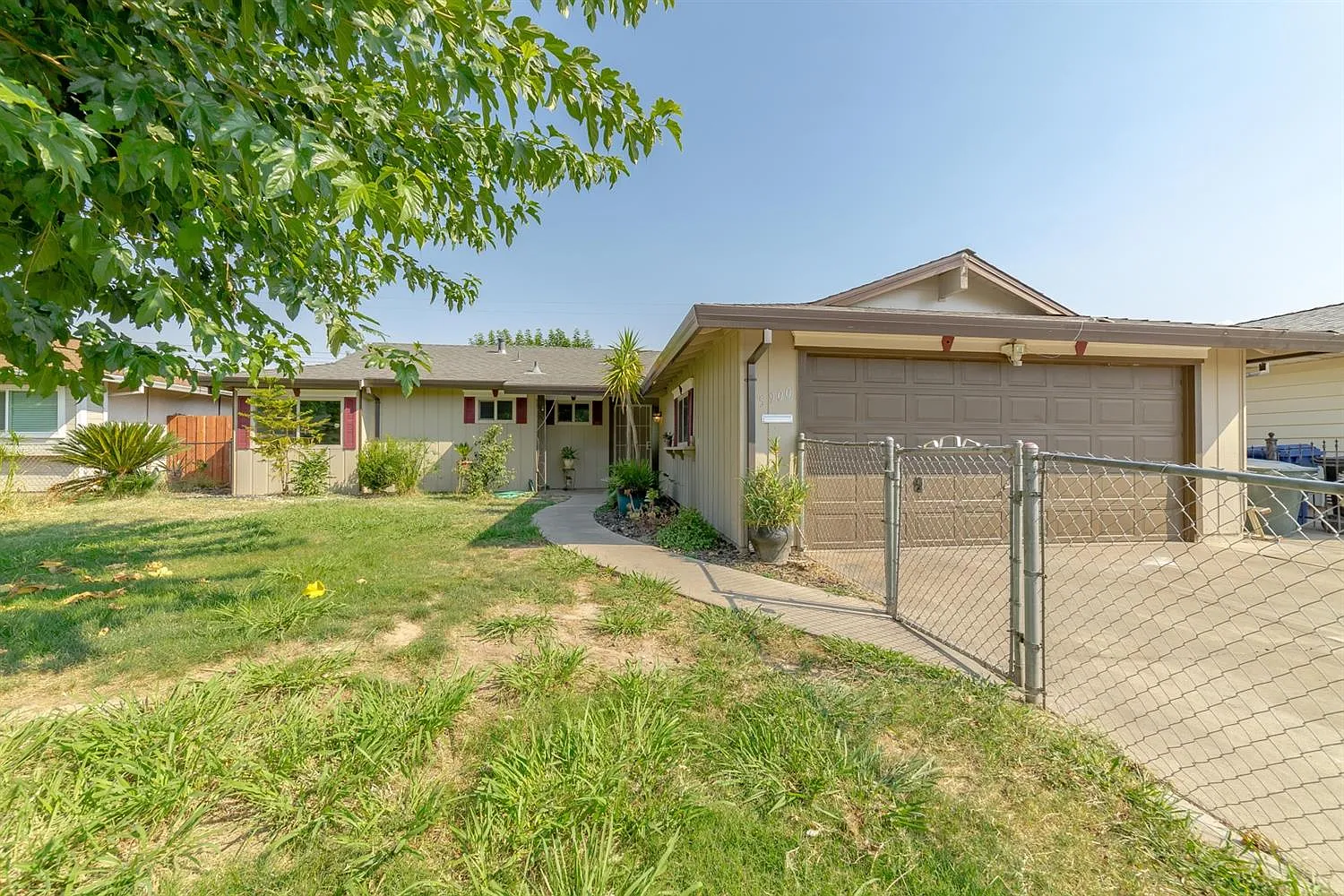 5900 Larry Way photo 1