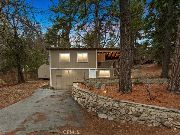 31662 Panorama Dr, Running Springs, CA 92382