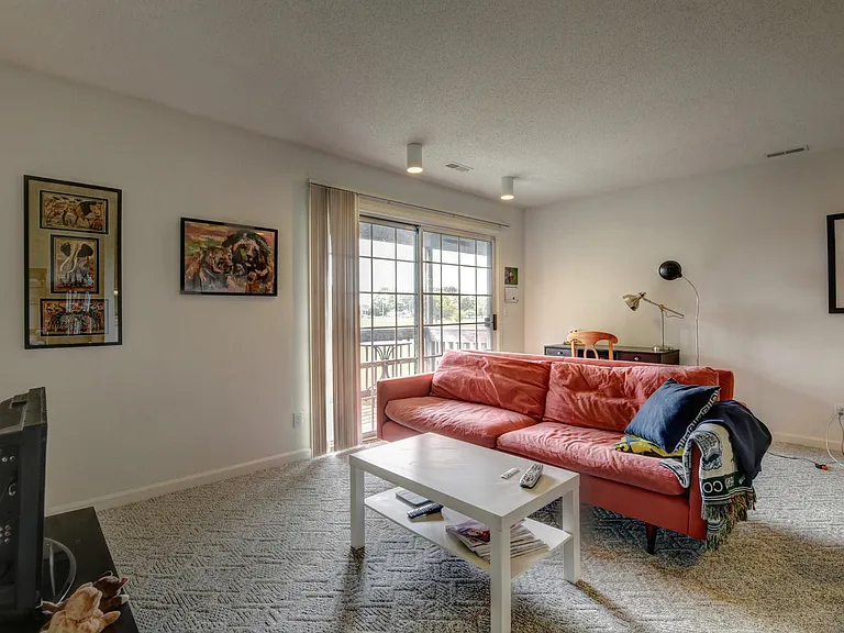 1203 Wesley Ave — Photo 3